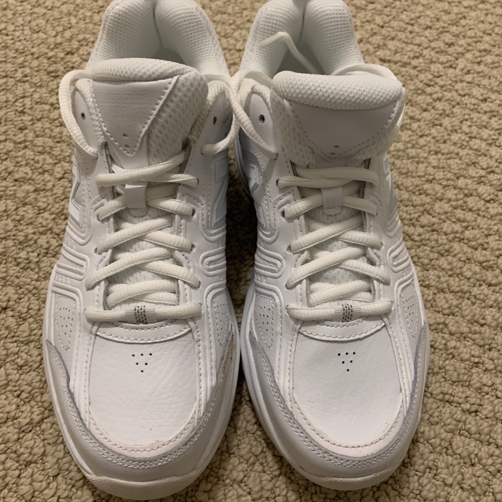 New Balance Shoes - Picture 2 of 7